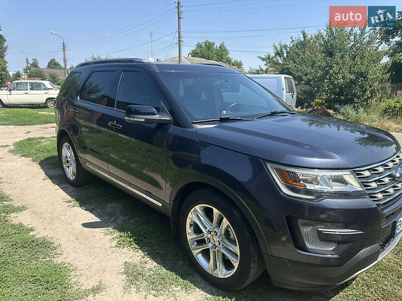 Внедорожник / Кроссовер Ford Explorer 2016 в Ровно