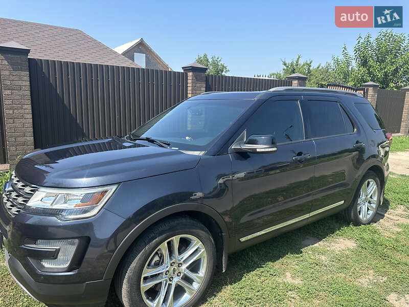 Внедорожник / Кроссовер Ford Explorer 2016 в Ровно