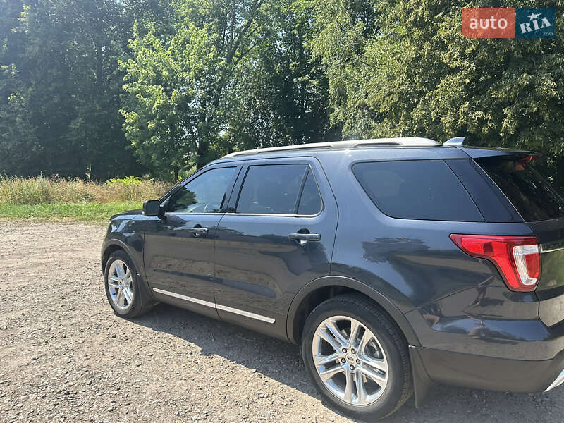 Внедорожник / Кроссовер Ford Explorer 2016 в Ровно