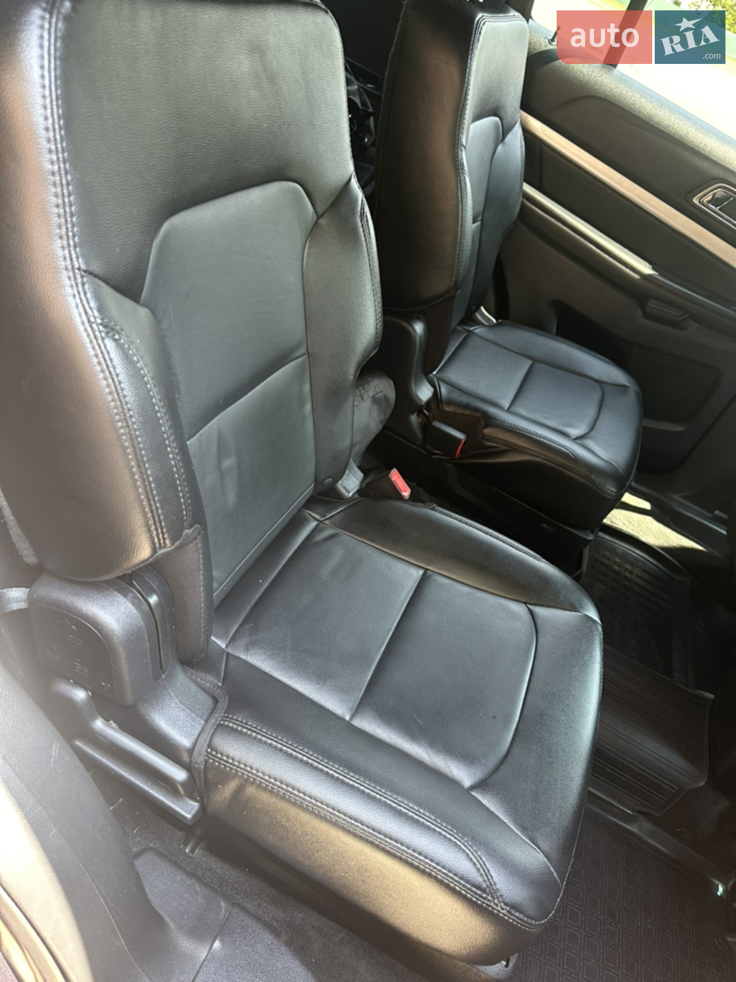 2016 Ford Explorer - мініатюра 15