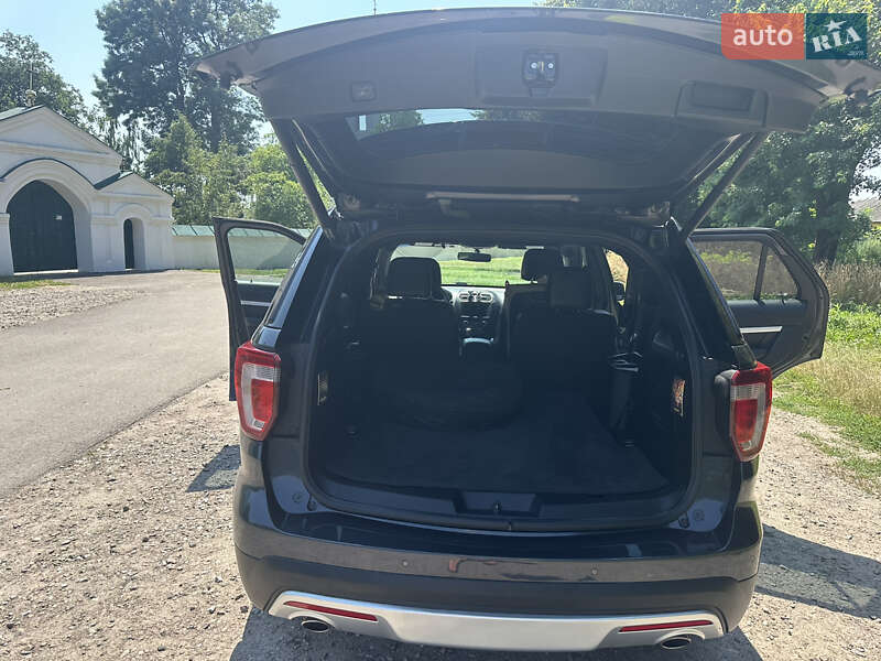 Внедорожник / Кроссовер Ford Explorer 2016 в Ровно