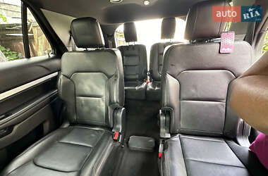 Внедорожник / Кроссовер Ford Explorer 2016 в Ровно