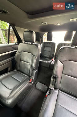 Внедорожник / Кроссовер Ford Explorer 2016 в Ровно