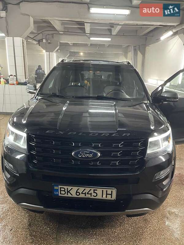 Внедорожник / Кроссовер Ford Explorer 2017 в Ровно