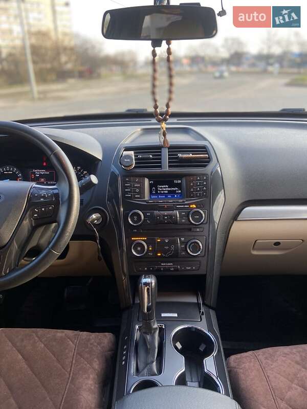 Позашляховик / Кросовер Ford Explorer 2017 в Києві