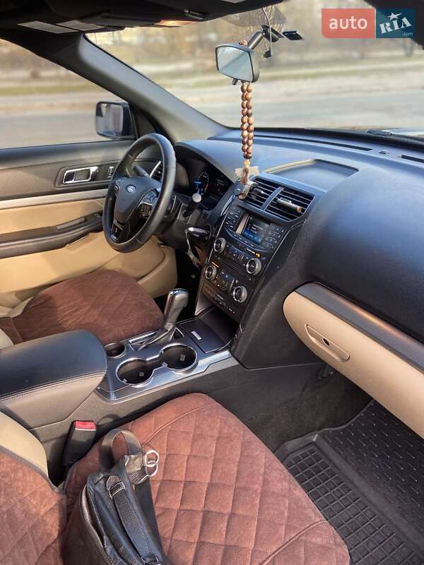 Позашляховик / Кросовер Ford Explorer 2017 в Києві