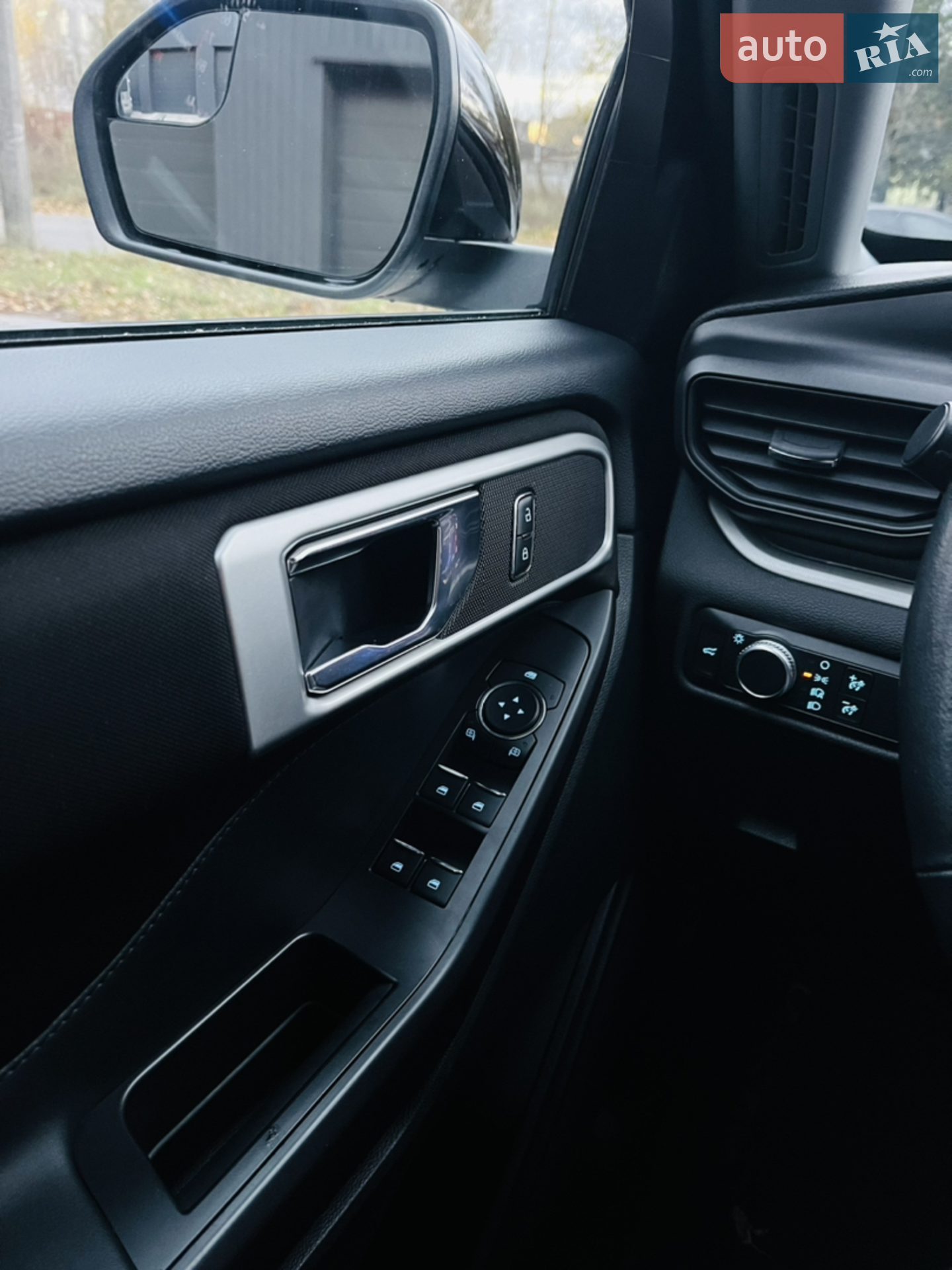 2020 Ford Explorer - мініатюра 15