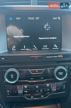 Позашляховик / Кросовер Ford Explorer 2017 в 