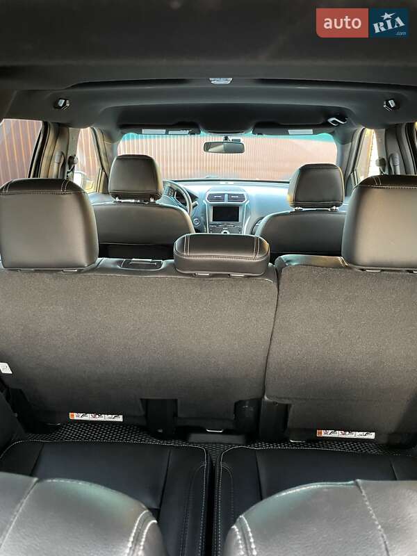 Позашляховик / Кросовер Ford Explorer 2016 в Хмельницькому