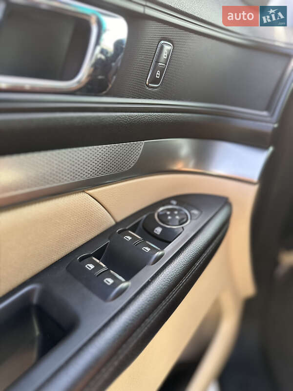 Позашляховик / Кросовер Ford Explorer 2015 в Києві