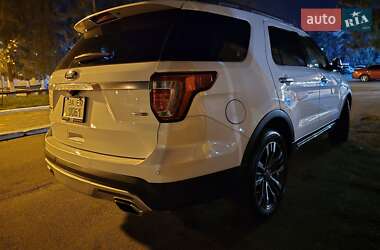 Позашляховик / Кросовер Ford Explorer 2016 в Первомайську