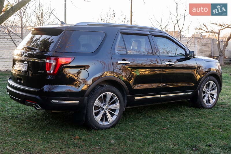 Внедорожник / Кроссовер Ford Explorer 2017 в Верхнеднепровске