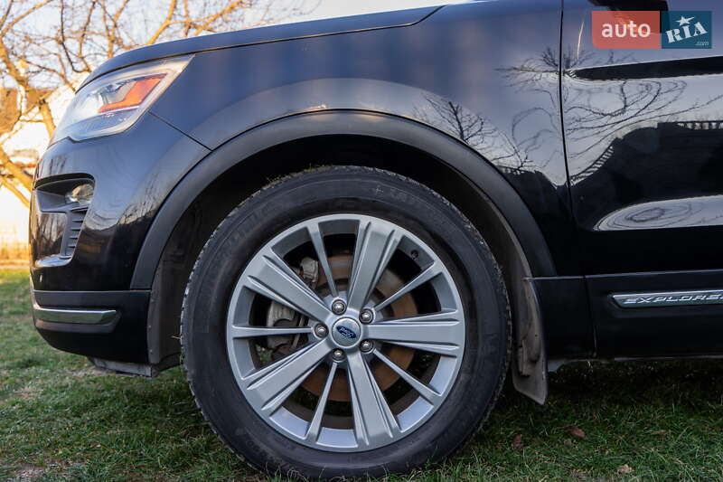 Внедорожник / Кроссовер Ford Explorer 2017 в Верхнеднепровске