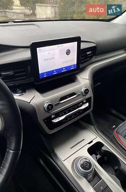 Позашляховик / Кросовер Ford Explorer 2020 в 