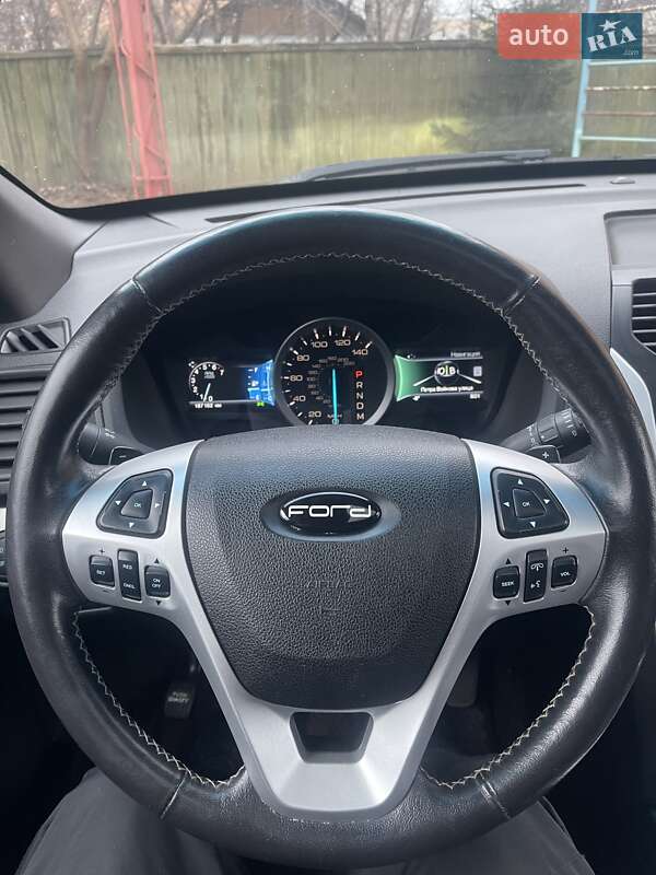 Позашляховик / Кросовер Ford Explorer 2015 в Чернігові