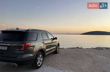 Позашляховик / Кросовер Ford Explorer 2017 в 
