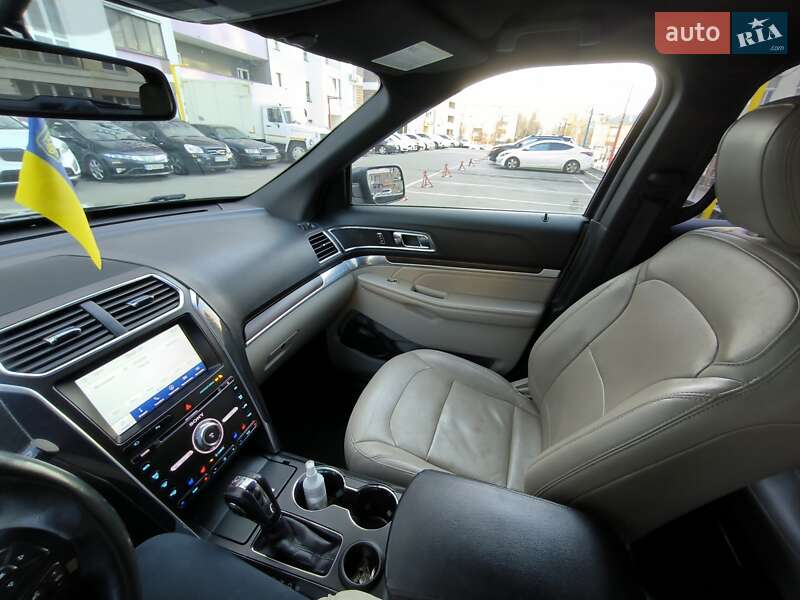 Позашляховик / Кросовер Ford Explorer 2018 в Вишневому