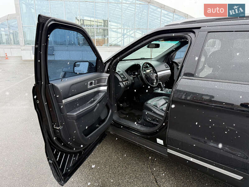 Позашляховик / Кросовер Ford Explorer 2016 в Києві фото 18 Позашляховик / Кросовер Ford Explorer 2016 в Києві