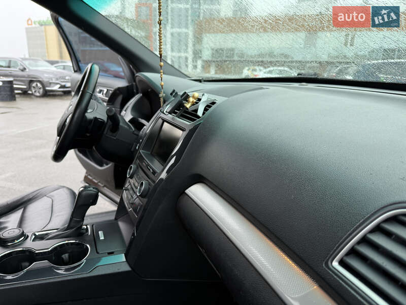 Позашляховик / Кросовер Ford Explorer 2016 в Києві фото 23 Позашляховик / Кросовер Ford Explorer 2016 в Києві