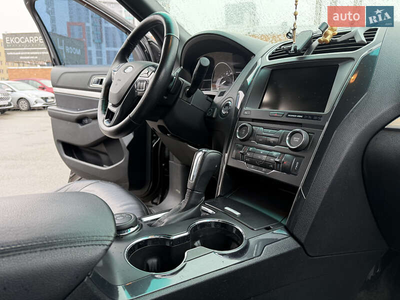 Внедорожник / Кроссовер Ford Explorer 2016 в Киеве