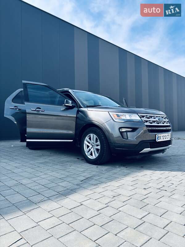 Внедорожник / Кроссовер Ford Explorer 2018 в Хмельницком