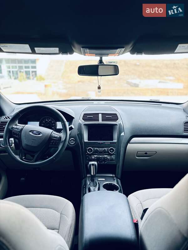 Внедорожник / Кроссовер Ford Explorer 2018 в Хмельницком