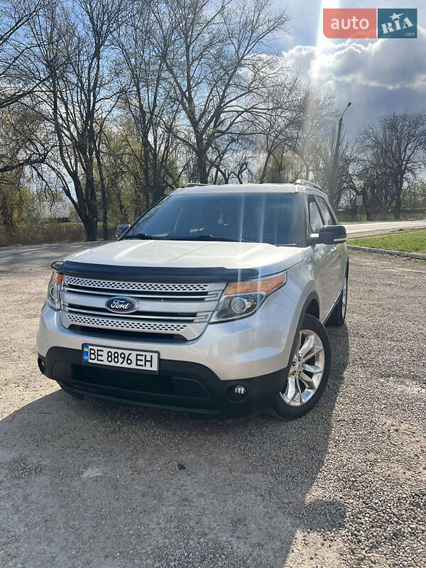 Позашляховик / Кросовер Ford Explorer 2015 в 