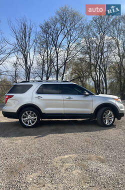 Позашляховик / Кросовер Ford Explorer 2015 в 