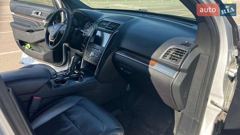Позашляховик / Кросовер Ford Explorer 2016 в Одесі фото 12 Позашляховик / Кросовер Ford Explorer 2016 в Одесі