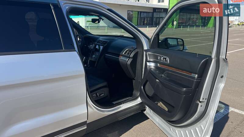 Позашляховик / Кросовер Ford Explorer 2016 в Одесі фото 13 Позашляховик / Кросовер Ford Explorer 2016 в Одесі