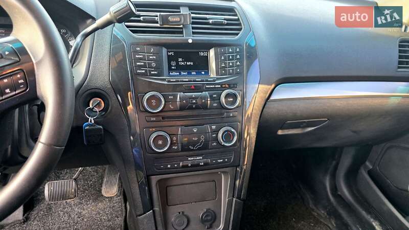 Позашляховик / Кросовер Ford Explorer 2016 в Мукачевому