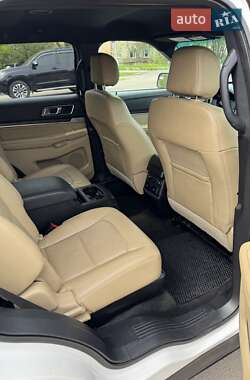 Внедорожник / Кроссовер Ford Explorer 2016 в 