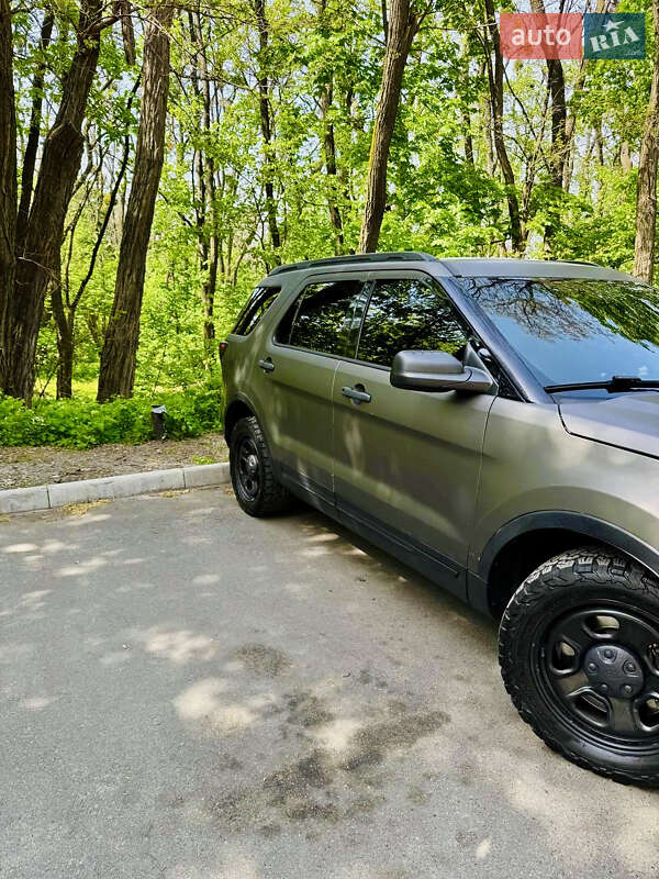 Позашляховик / Кросовер Ford Explorer 2016 в Києві