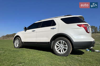 Позашляховик / Кросовер Ford Explorer 2014 в 