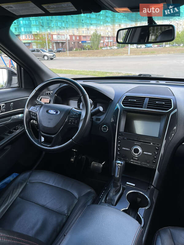 Позашляховик / Кросовер Ford Explorer 2016 в Києві