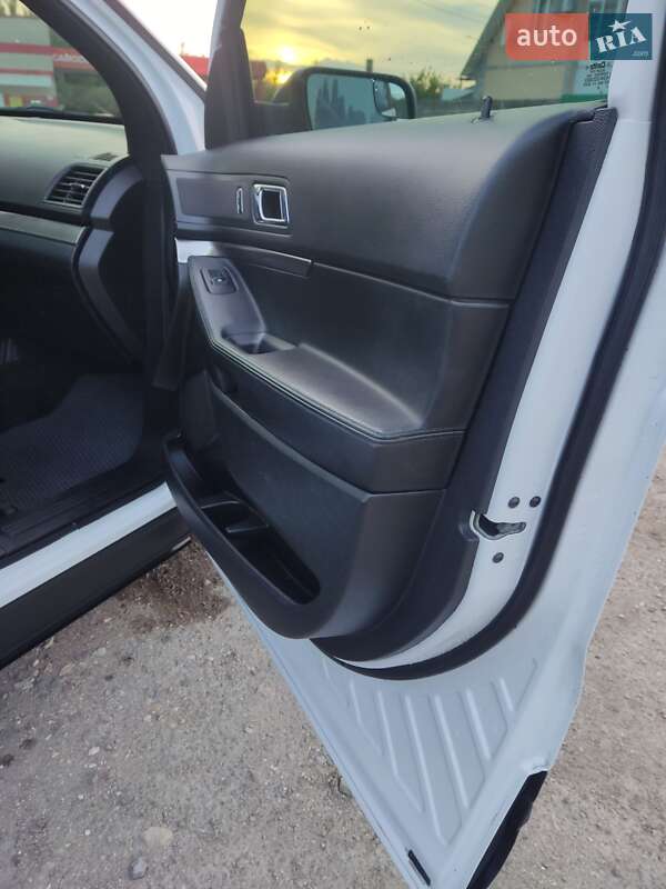 Внедорожник / Кроссовер Ford Explorer 2017 в Кременце фото 31 Внедорожник / Кроссовер Ford Explorer 2017 в Кременце