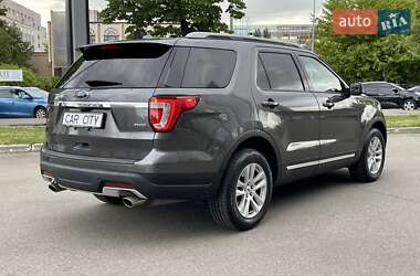 Позашляховик / Кросовер Ford Explorer 2019 в 