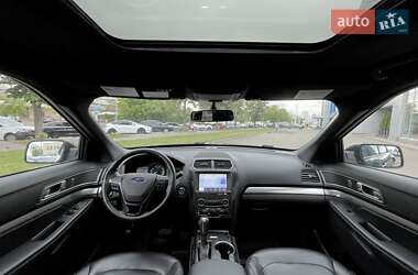 Позашляховик / Кросовер Ford Explorer 2019 в 