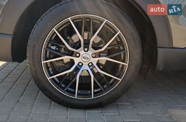 Позашляховик / Кросовер Ford Explorer 2020 в 
