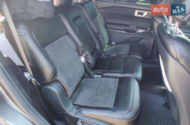 Позашляховик / Кросовер Ford Explorer 2020 в 