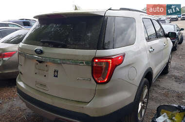 Позашляховик / Кросовер Ford Explorer 2017 в 