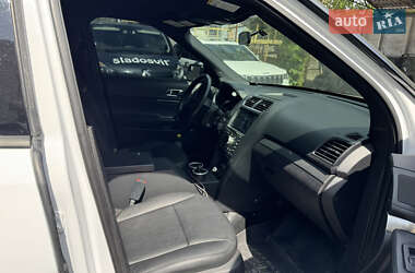 Позашляховик / Кросовер Ford Explorer 2017 в 