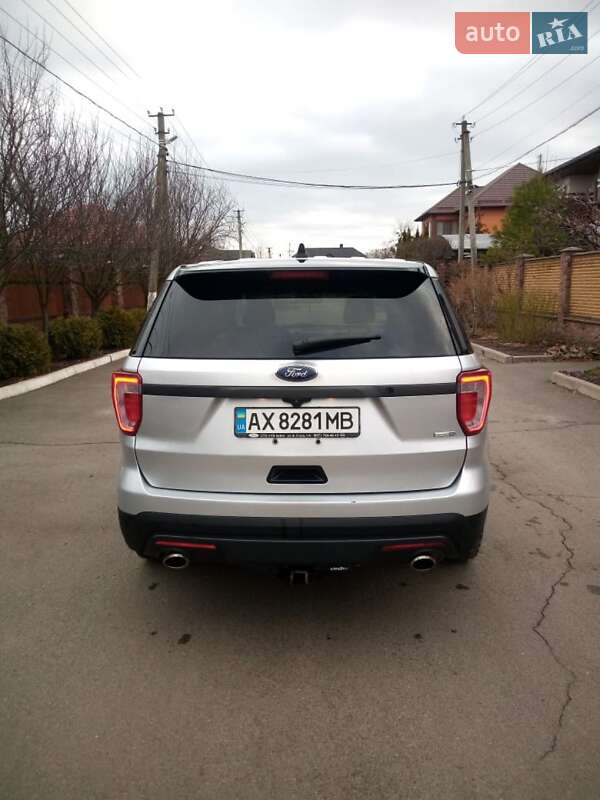 Позашляховик / Кросовер Ford Explorer 2016 в Києві