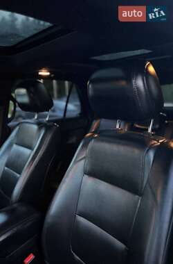 Позашляховик / Кросовер Ford Explorer 2012 в 
