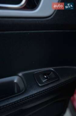 Позашляховик / Кросовер Ford Explorer 2012 в 