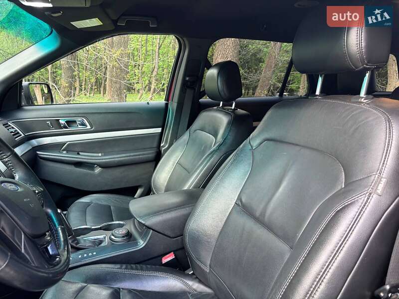 Внедорожник / Кроссовер Ford Explorer 2016 в Хмельницком