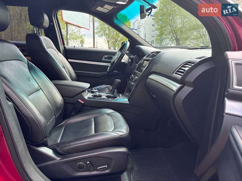 Внедорожник / Кроссовер Ford Explorer 2016 в Хмельницком