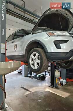 Позашляховик / Кросовер Ford Explorer 2018 в 