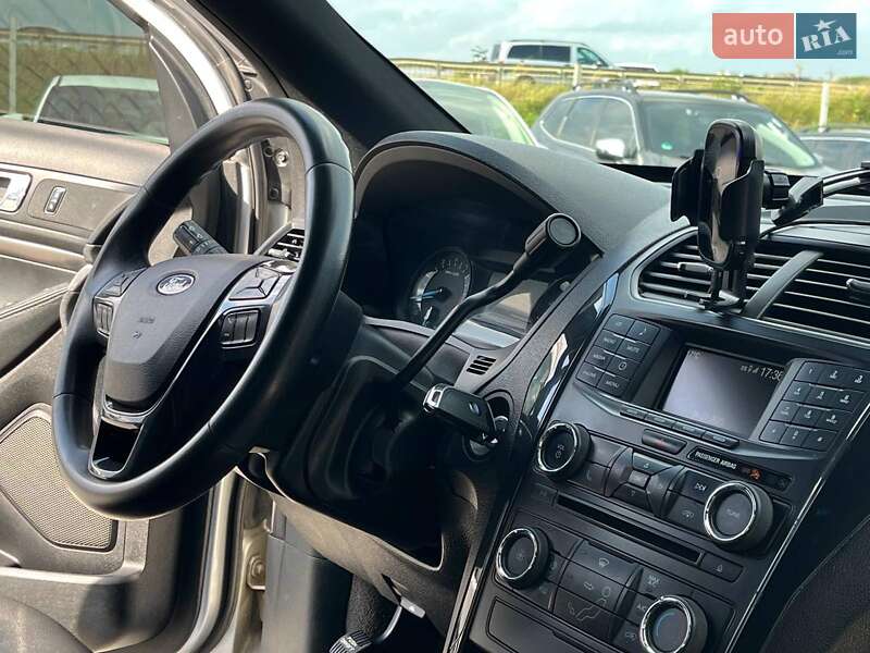 Позашляховик / Кросовер Ford Explorer 2017 в Львові
