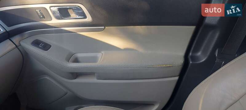 Позашляховик / Кросовер Ford Explorer 2014 в Миколаєві